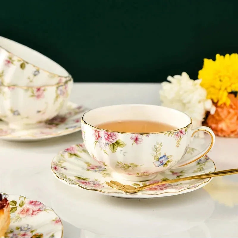 3PCS/Sets Pastoral style Flowers Tea Set Ceramic Coffee Cup Suit High-Grade Bone China Golden edge Tea Cup Saucer With A Spoon