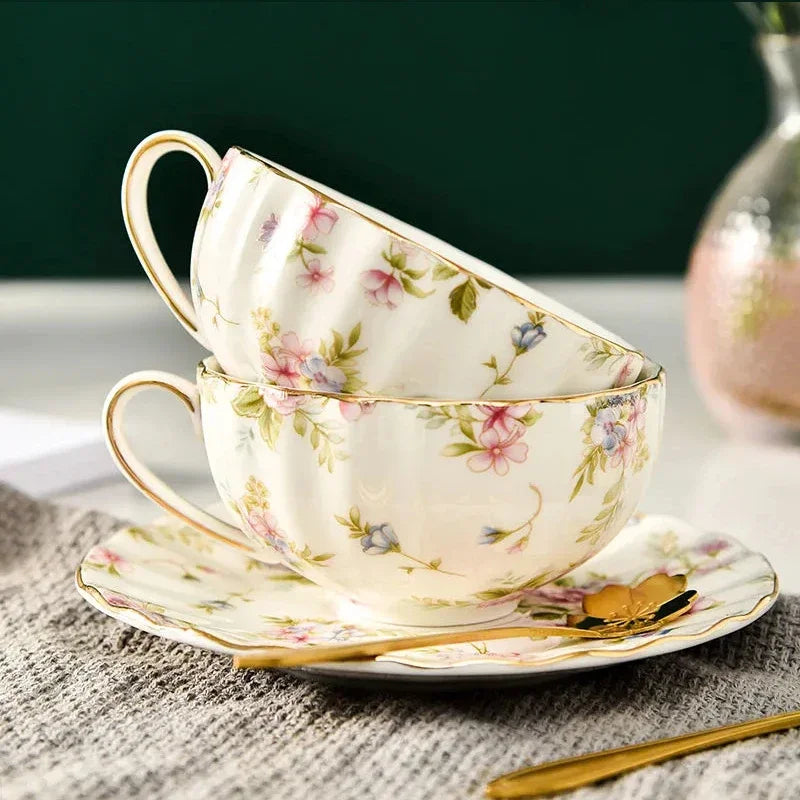 3PCS/Sets Pastoral style Flowers Tea Set Ceramic Coffee Cup Suit High-Grade Bone China Golden edge Tea Cup Saucer With A Spoon