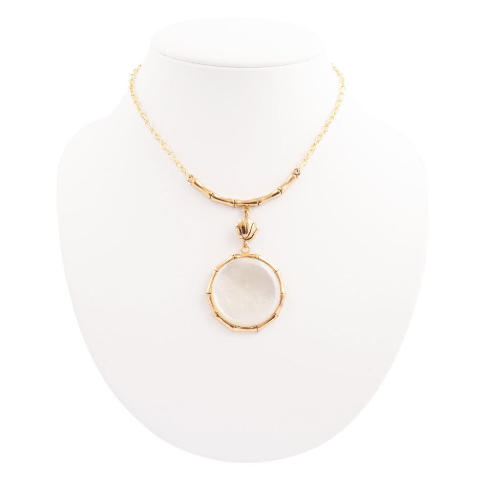 Mother of Pearl Pendant Necklace